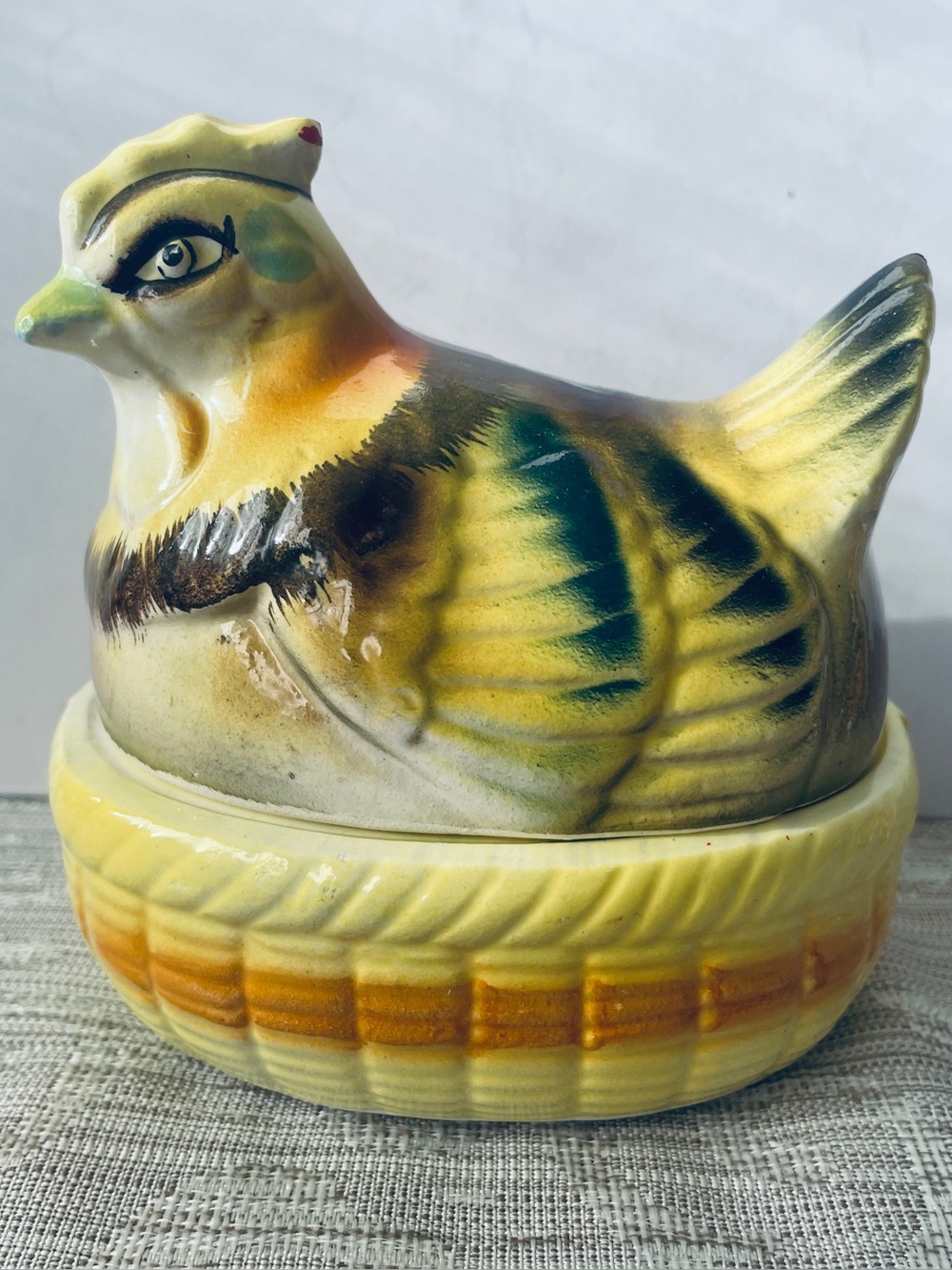 Vintage chicken on nest salt pepper shaker